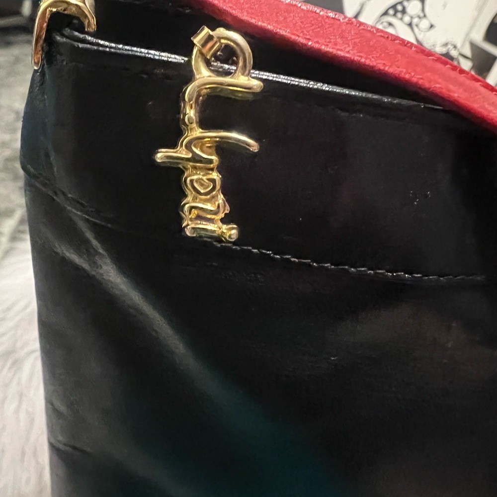 Italian made leather Elegant navy and Red Bucket Bag - Picture 4 of 6